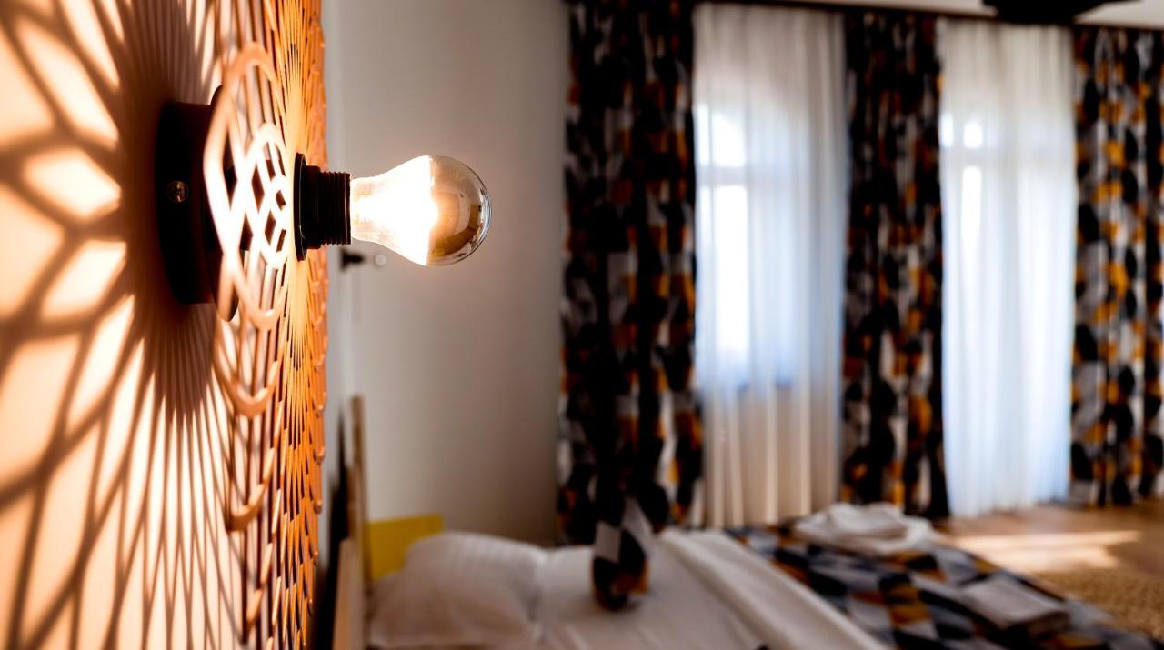 Bed and Breakfast Conacul Olarilor Baia de Fier Esterno foto