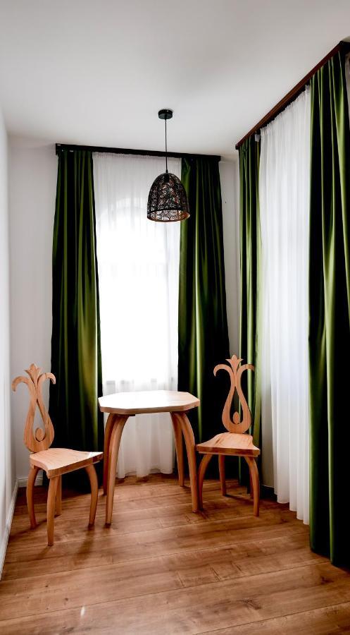 Bed and Breakfast Conacul Olarilor Baia de Fier Esterno foto