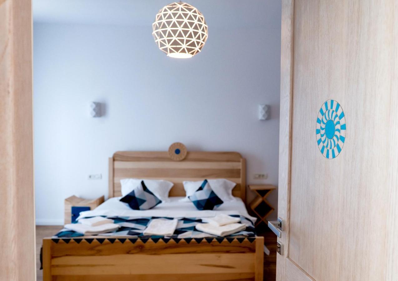 Bed and Breakfast Conacul Olarilor Baia de Fier Esterno foto
