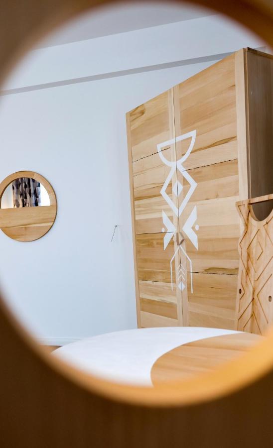Bed and Breakfast Conacul Olarilor Baia de Fier Esterno foto