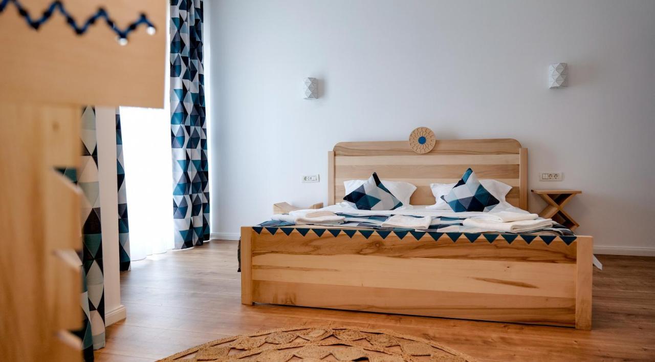 Bed and Breakfast Conacul Olarilor Baia de Fier Esterno foto