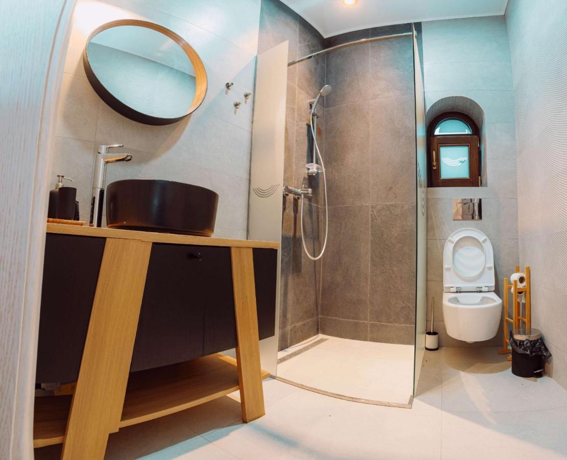 Bed and Breakfast Conacul Olarilor Baia de Fier Esterno foto
