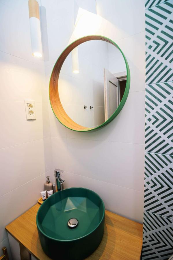 Bed and Breakfast Conacul Olarilor Baia de Fier Esterno foto